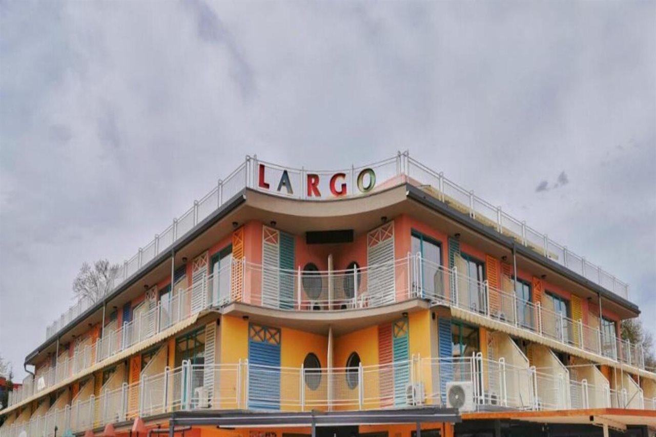 Hotel Largo ساني بيتش المظهر الخارجي الصورة