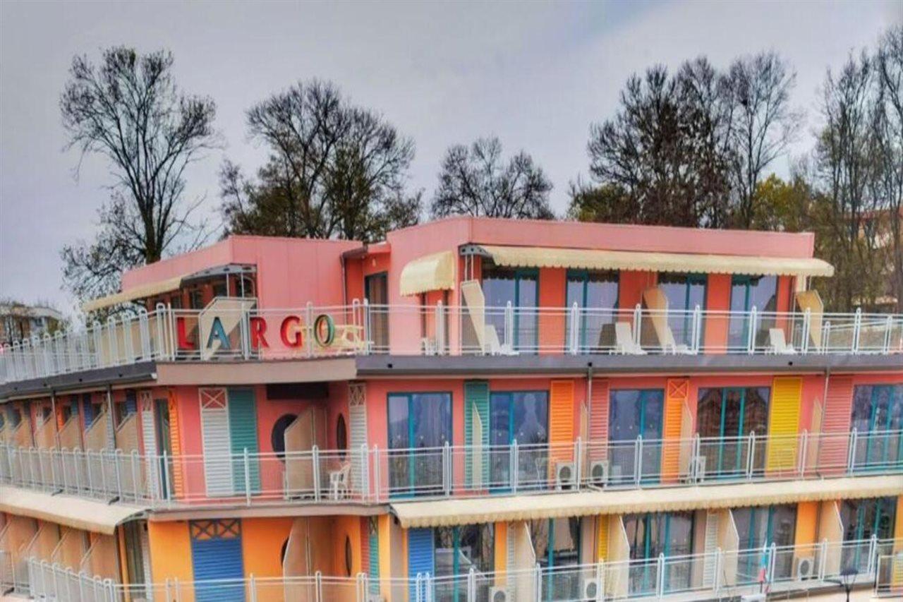 Hotel Largo ساني بيتش المظهر الخارجي الصورة