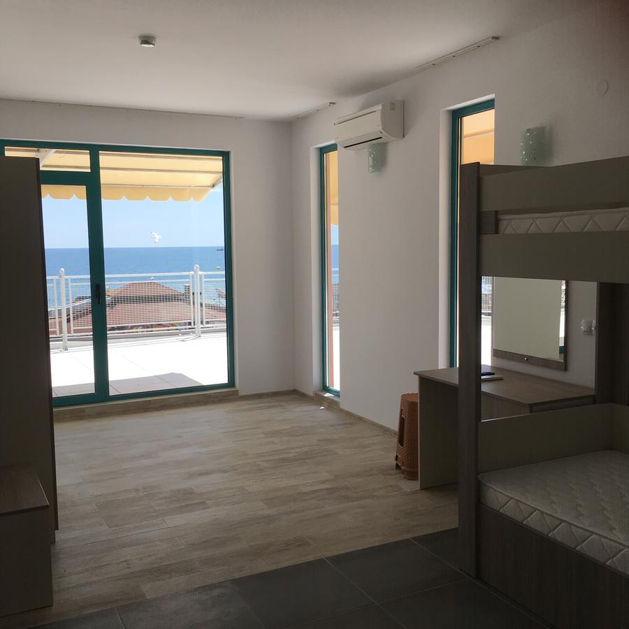 Hotel Largo ساني بيتش المظهر الخارجي الصورة
