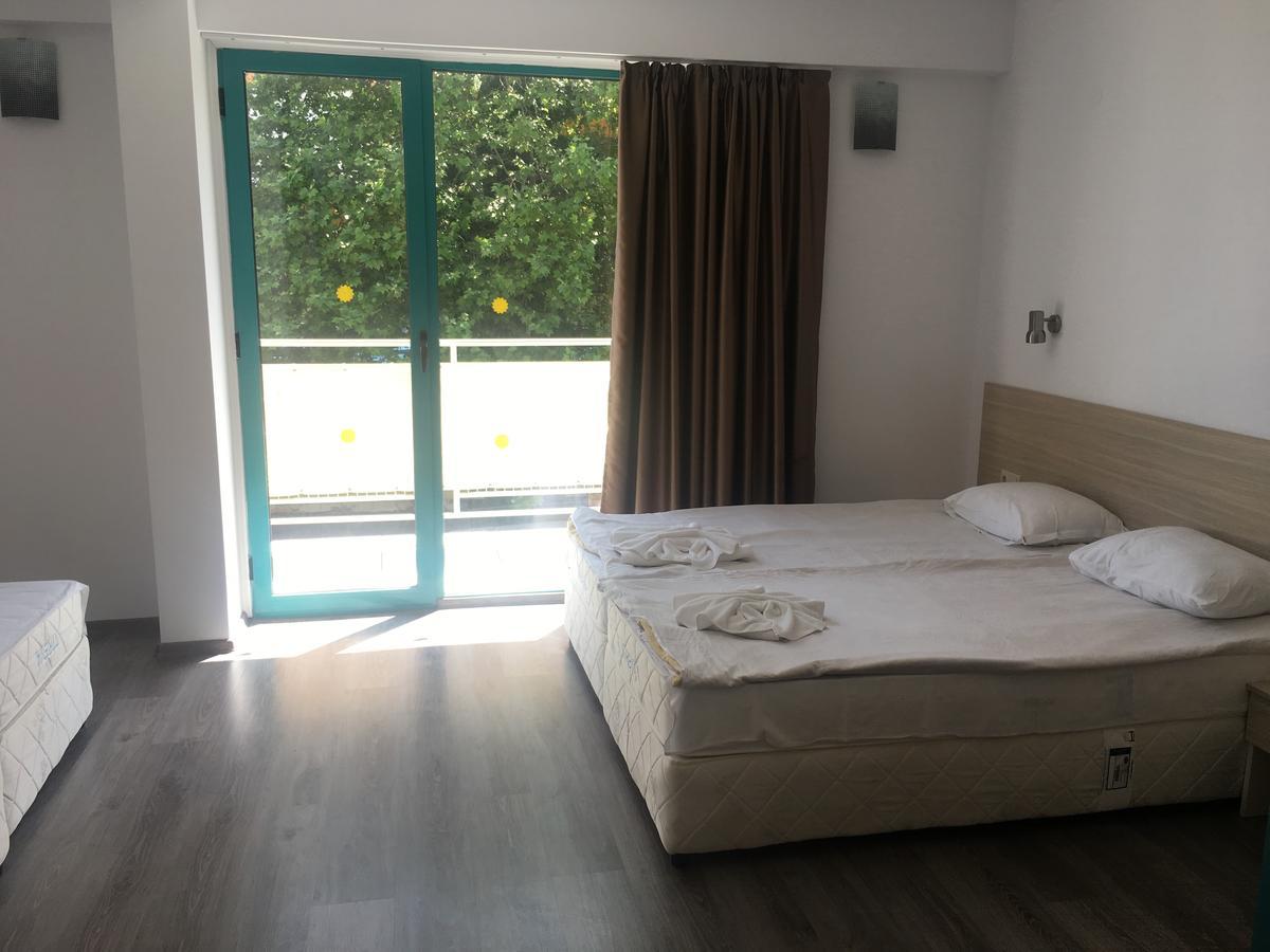 Hotel Largo ساني بيتش المظهر الخارجي الصورة